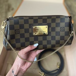 ❌SOLD❌✨AUTHENTIC Eva Clutch in Damier Ebene✨